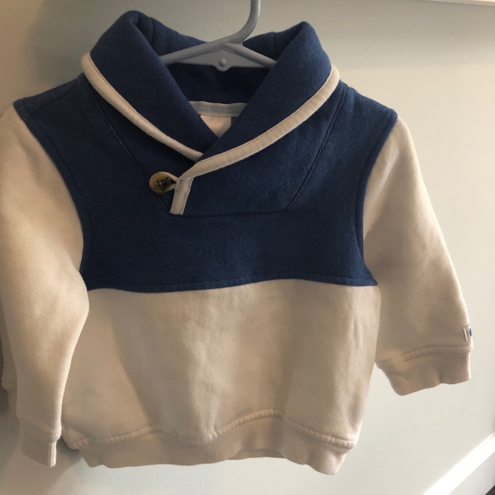 Sweatshirt